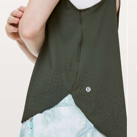 Lululemon Run: Set Free Tank💚 - Picture 3 of 12